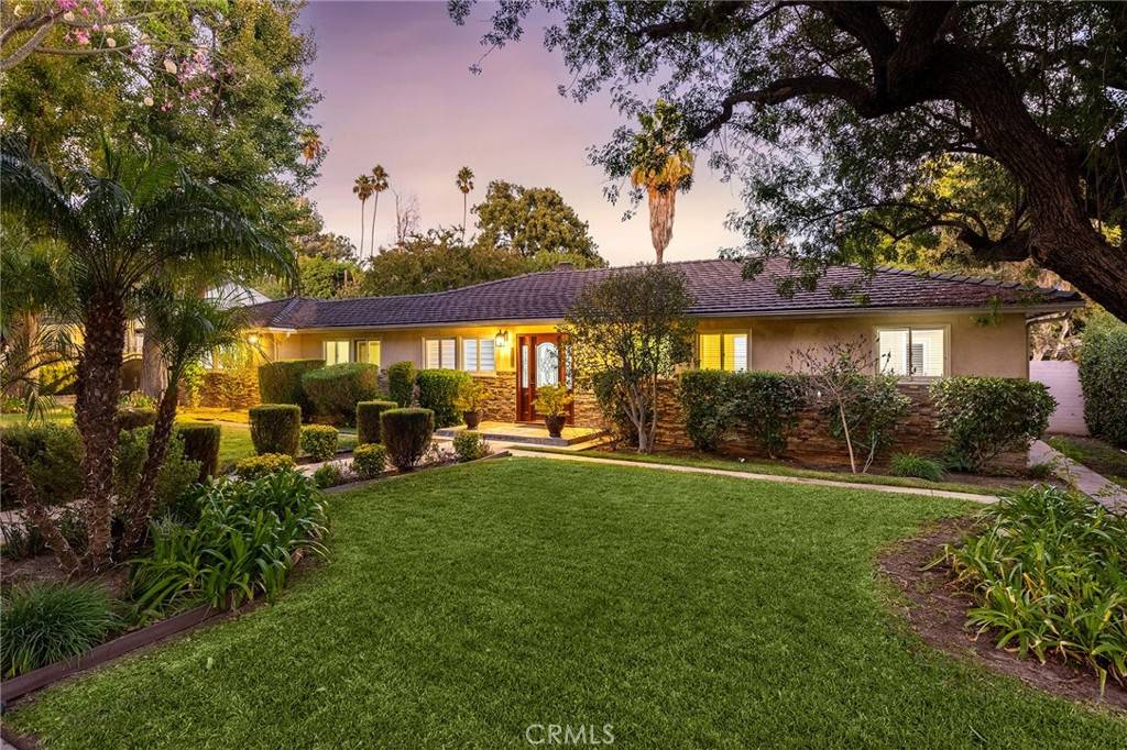 San Marino, CA 91108,1426 Hampton RD