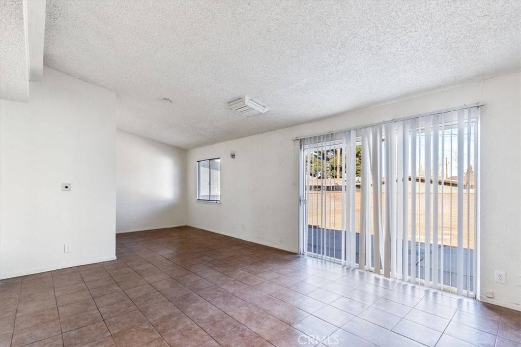 Lancaster, CA 93534,729 W Avenue H11