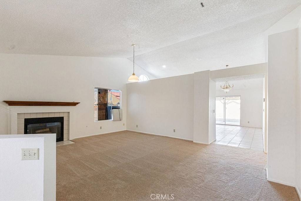 Lancaster, CA 93534,729 W Avenue H11