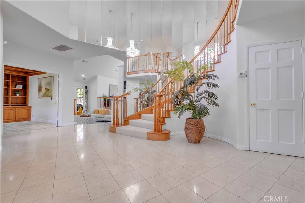 La Habra Heights, CA 90631,1226 La Cresta DR