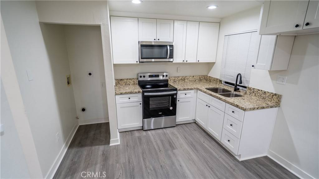 Rialto, CA 92376,355 N Orange AVE