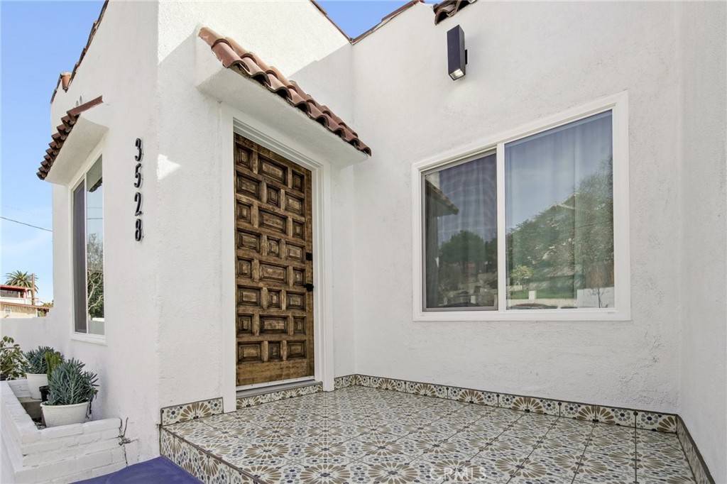 Los Angeles, CA 90063,3528 Floral DR