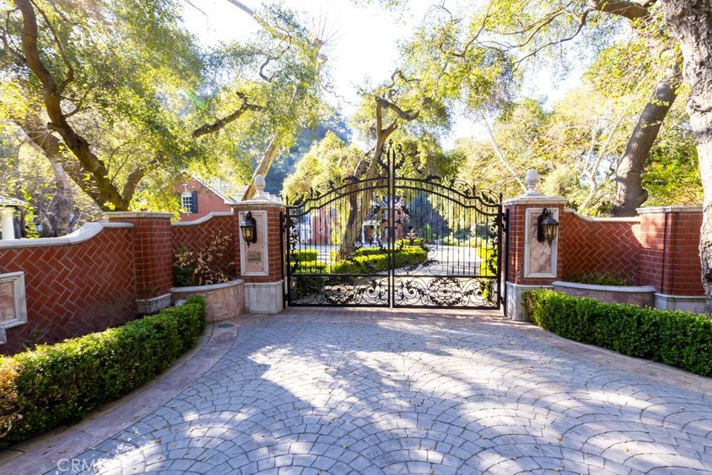 Bradbury, CA 91008,10 Woodlyn LN