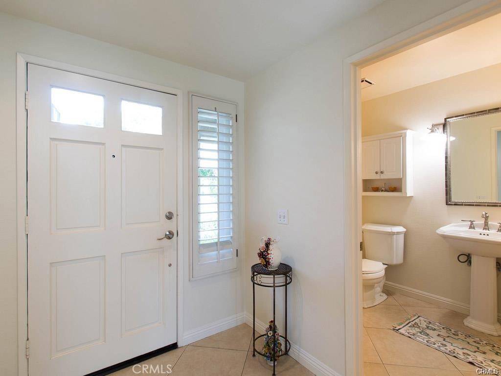 Irvine, CA 92612,25 Stanford CT #95