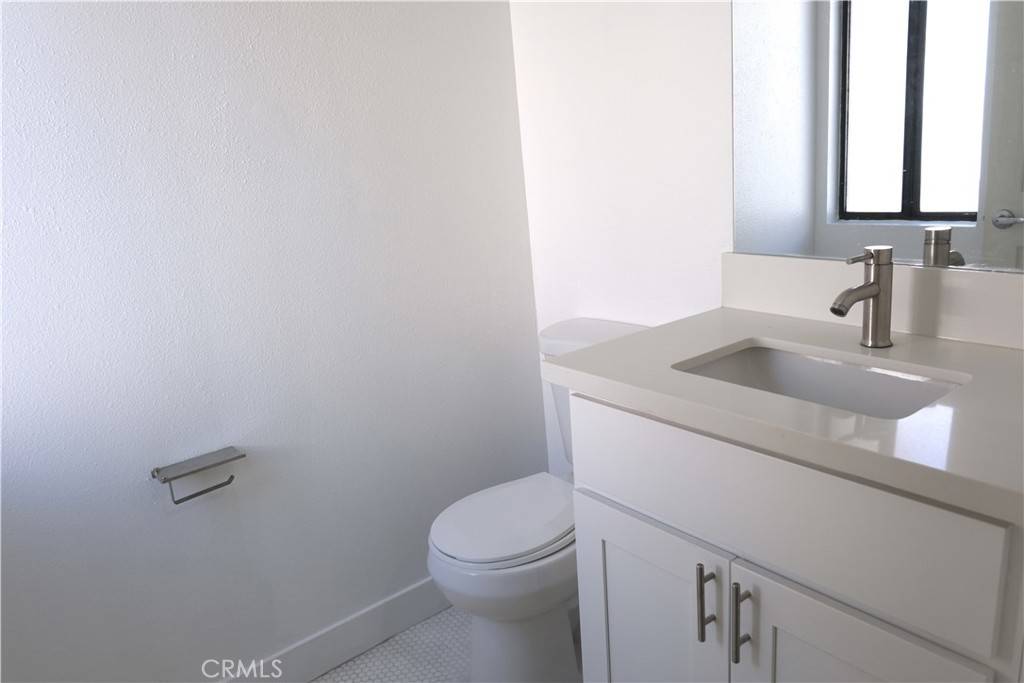 Los Angeles, CA 90042,5036 E Echo ST #27