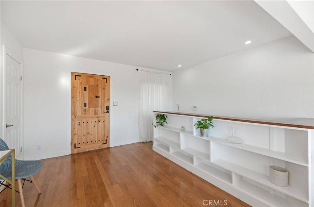 Glendale, CA 91205,1227 Corona DR