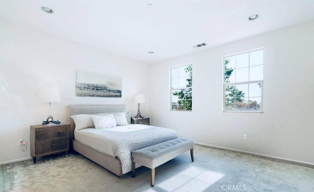 Azusa, CA 91702,867 E Promenade #B