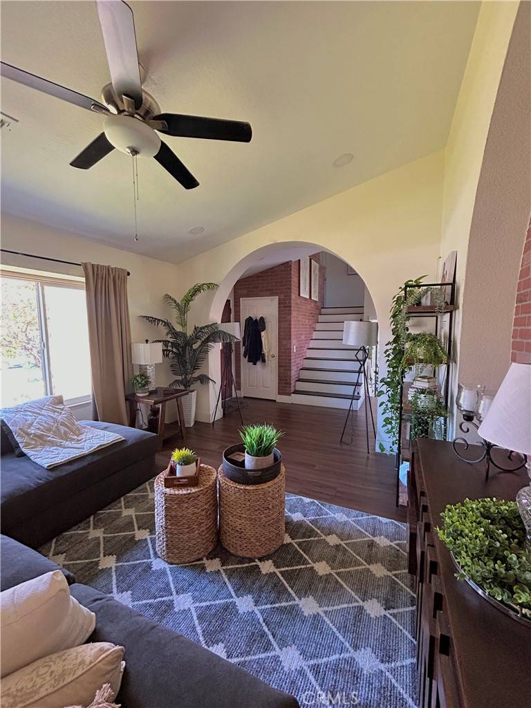 Corona, CA 92878,891 Hedges DR