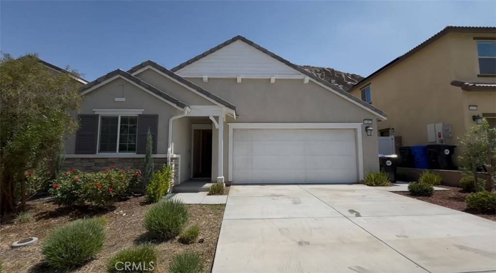 Jurupa Valley, CA 92509,6483 Canyonlands Drive