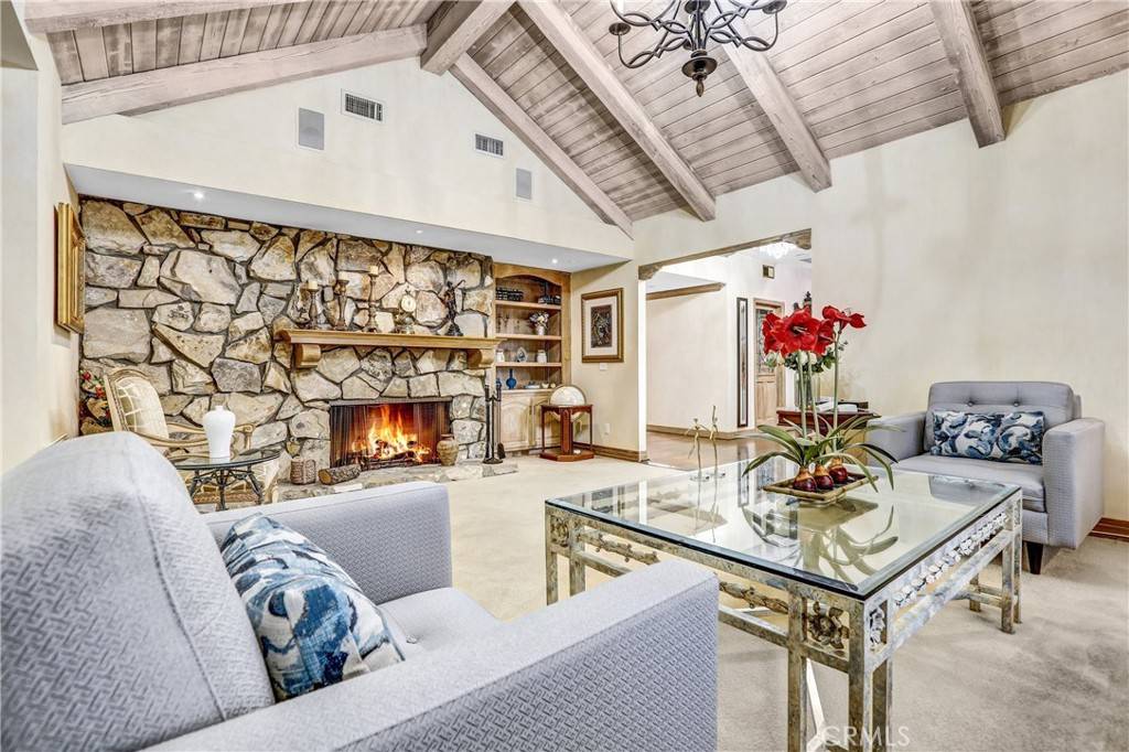 Westlake Village, CA 91362,4032 Cresthaven DR