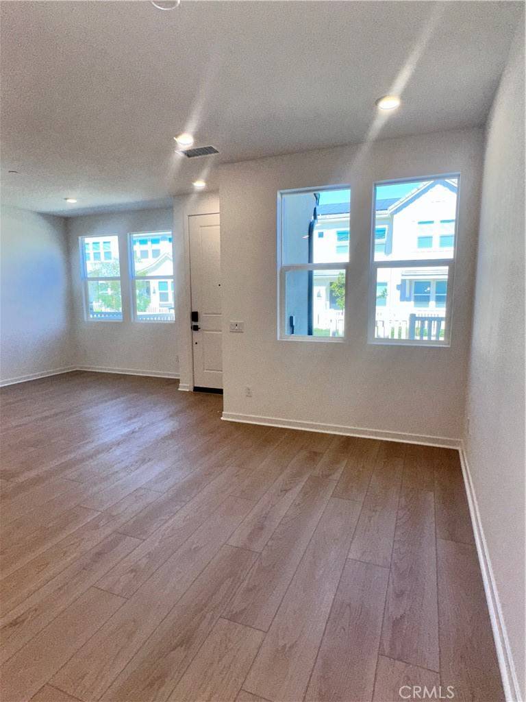Corona, CA 92883,3972 Lavine Way #112