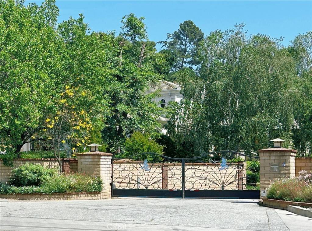 Glendora, CA 91741,1826 Bluebird RD