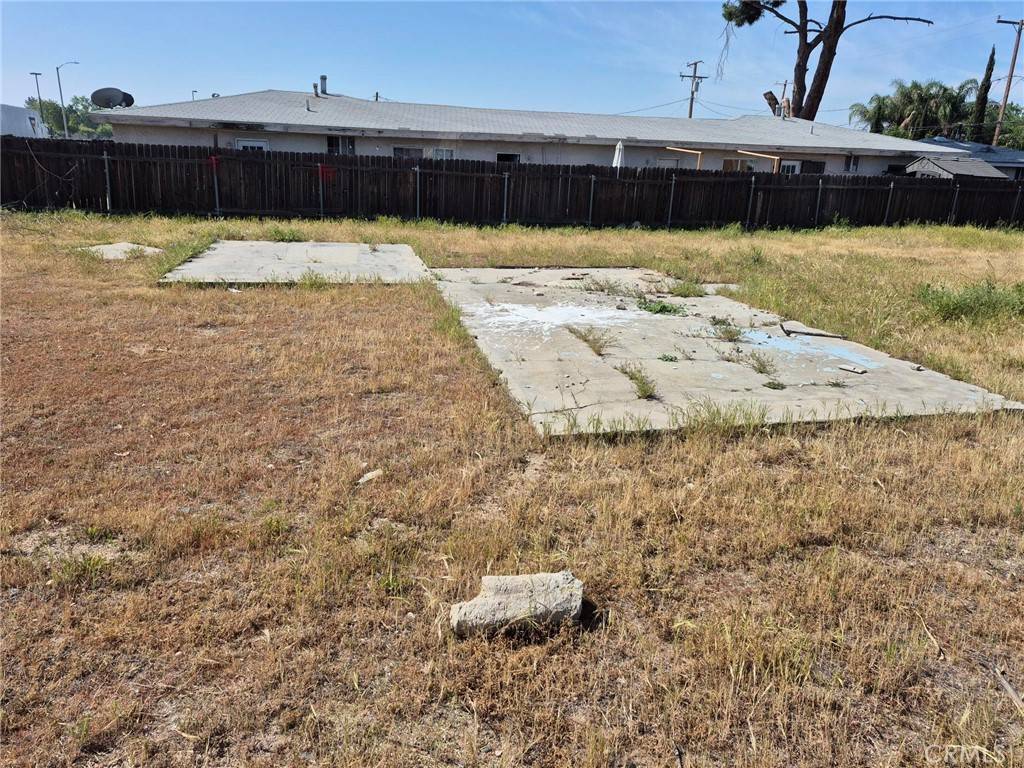 Highland, CA 92410,8128 Shirley AVE
