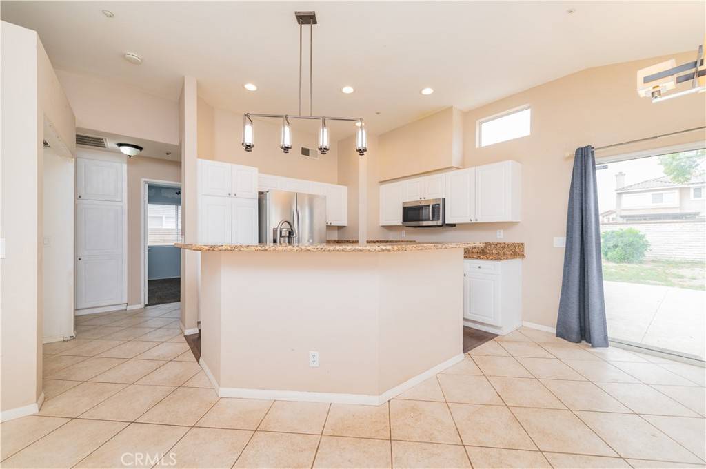 Fontana, CA 92336,14850 Filly LN