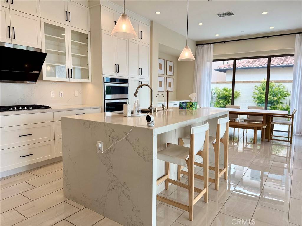 Irvine, CA 92618,113 Jaybird