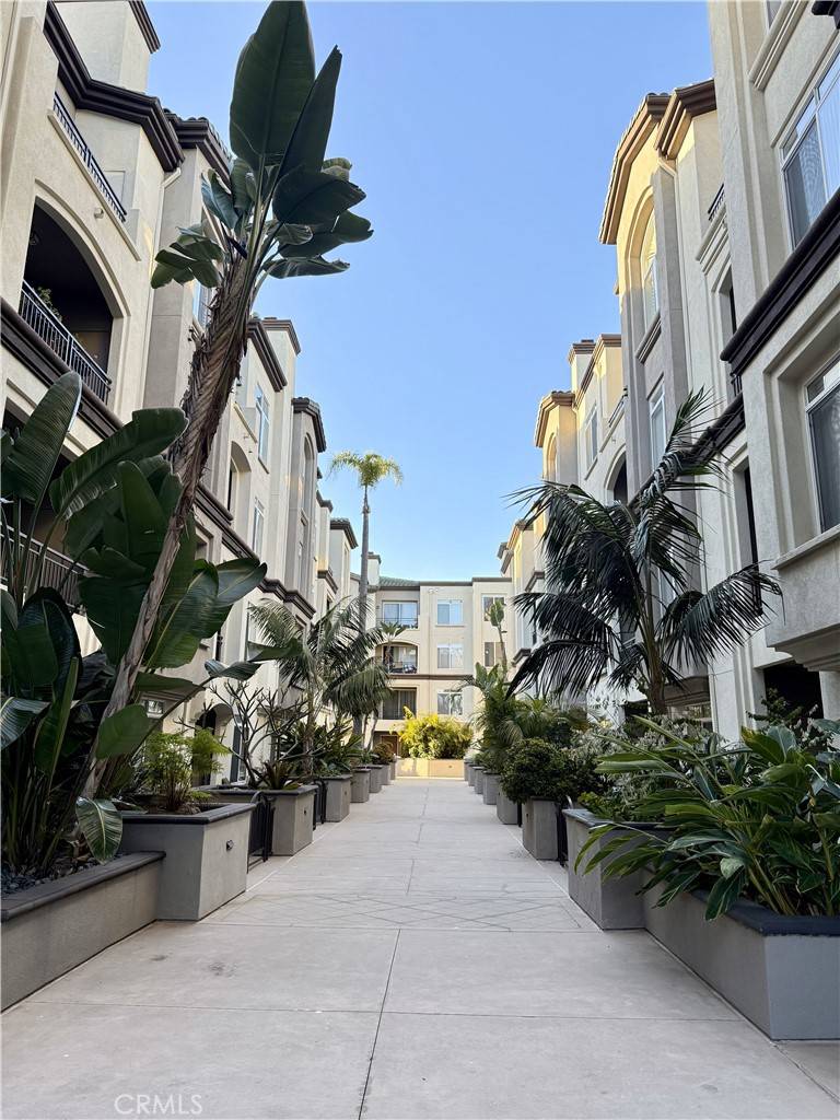 La Jolla, CA 92037,9263 Regents RD #B407