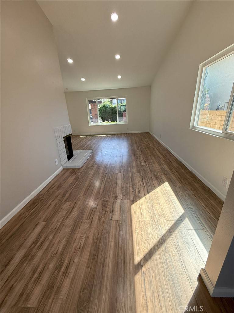 Diamond Bar, CA 91765,23833 Country View DR