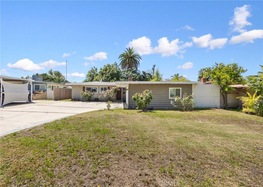 Glendora, CA 91740,810 W Route 66