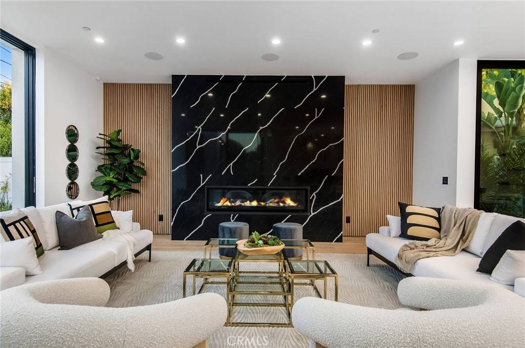 Encino, CA 91316,5132 Lindley AVE