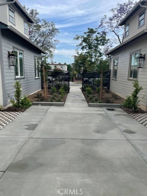 Monrovia, CA 91016,615 E Walnut AVE