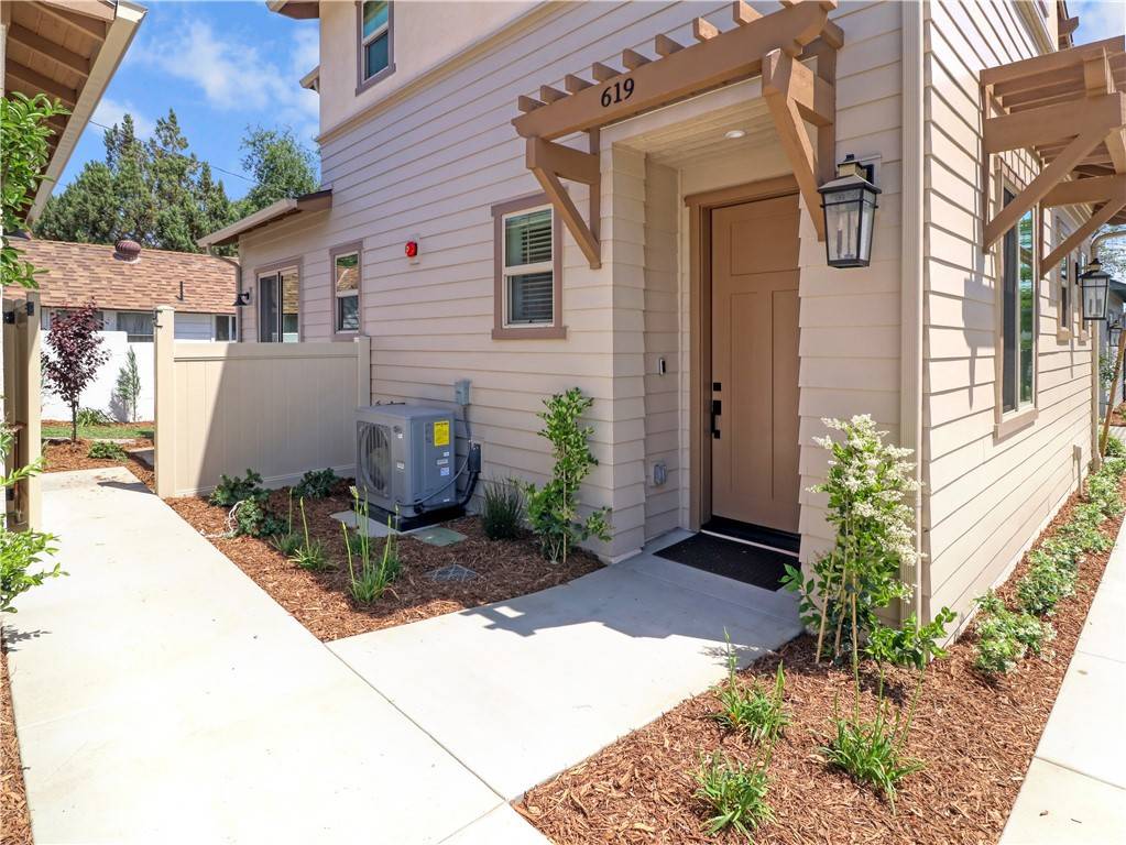 Monrovia, CA 91016,619 E Walnut