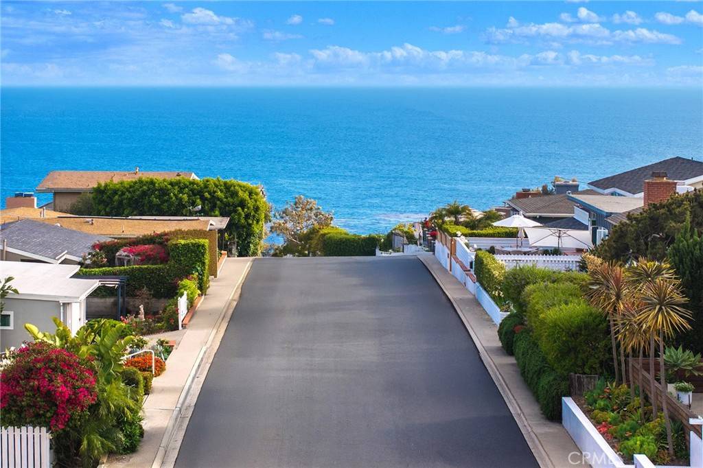 Laguna Beach, CA 92651,263 Grandview ST