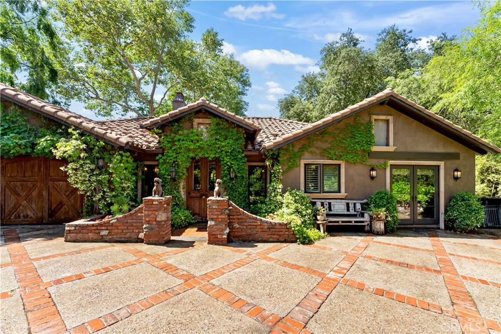 Sierra Madre, CA 91024,302 W Carter AVE