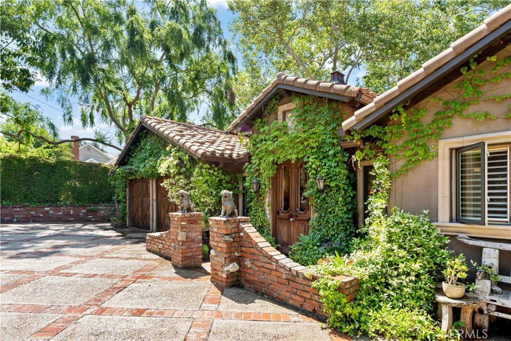 Sierra Madre, CA 91024,302 W Carter AVE