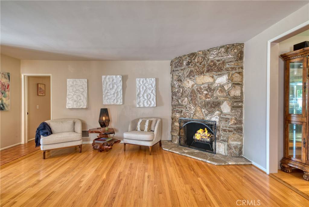 Sierra Madre, CA 91024,111 Holdman AVE