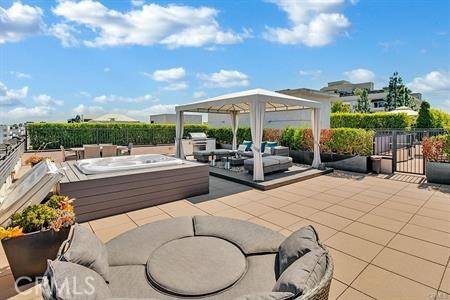 Beverly Hills, CA 90210,432 N OAKHURST #503