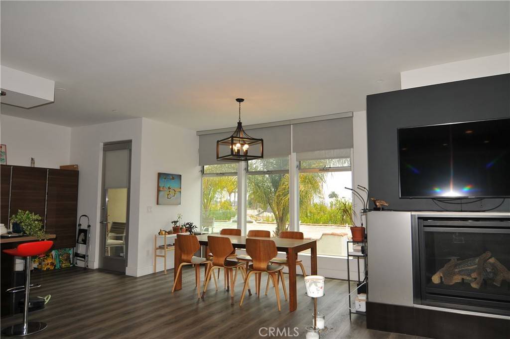 West Hollywood, CA 90046,1250 N Harper AVE #413