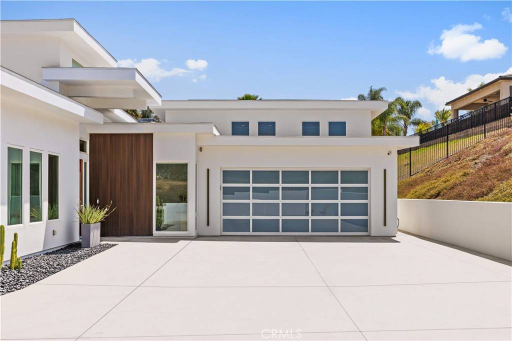 Corona, CA 92882,1270 W Chase DR