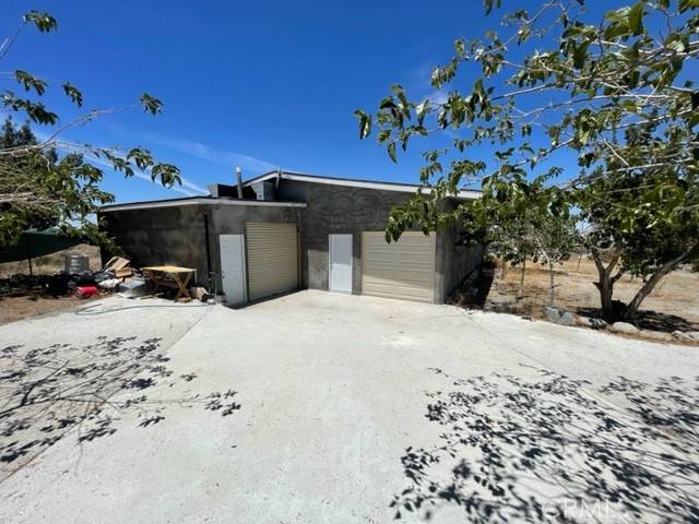 Pinon Hills, CA 92372,9980 pionero RD