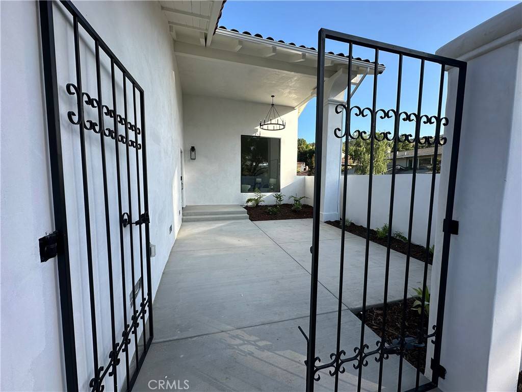 Westlake Village, CA 91361,1576 Aspenwall RD