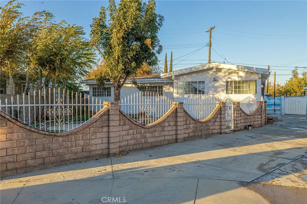 Lancaster, CA 93534,707 W Avenue H9