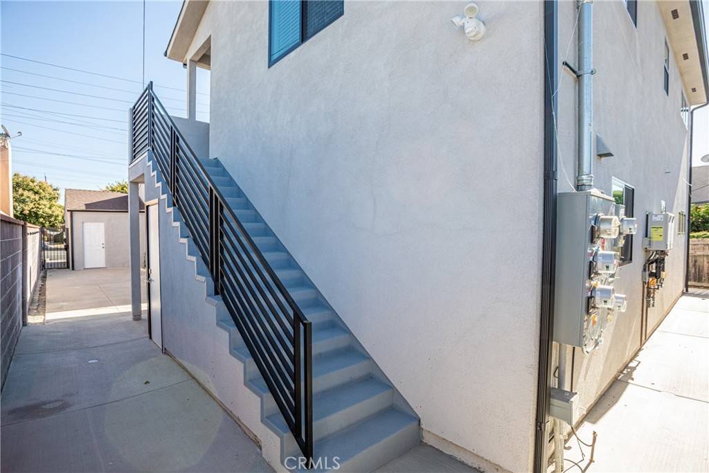 Burbank, CA 91505,1847 N Hollywood WAY #201