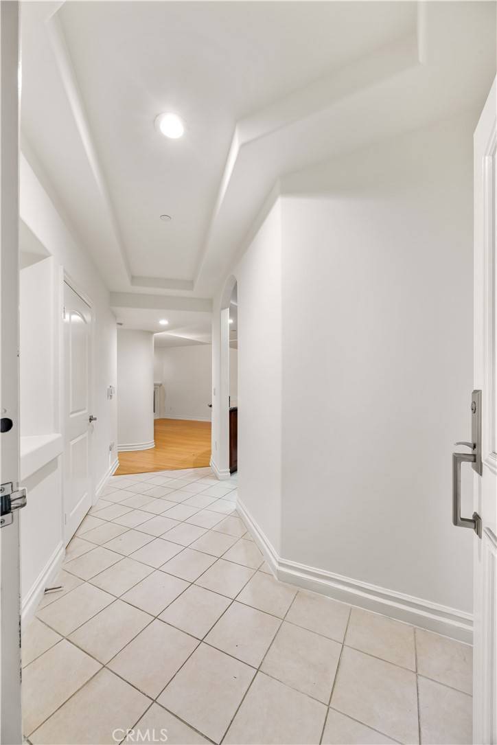 Sherman Oaks, CA 91411,15206 Burbank BLVD #104