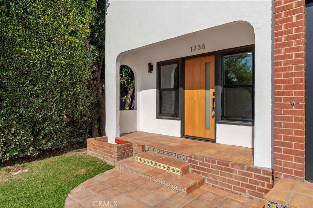 Los Angeles, CA 90019,1236 S Cloverdale AVE