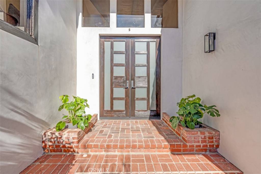Toluca Lake, CA 91602,10351 Whipple ST
