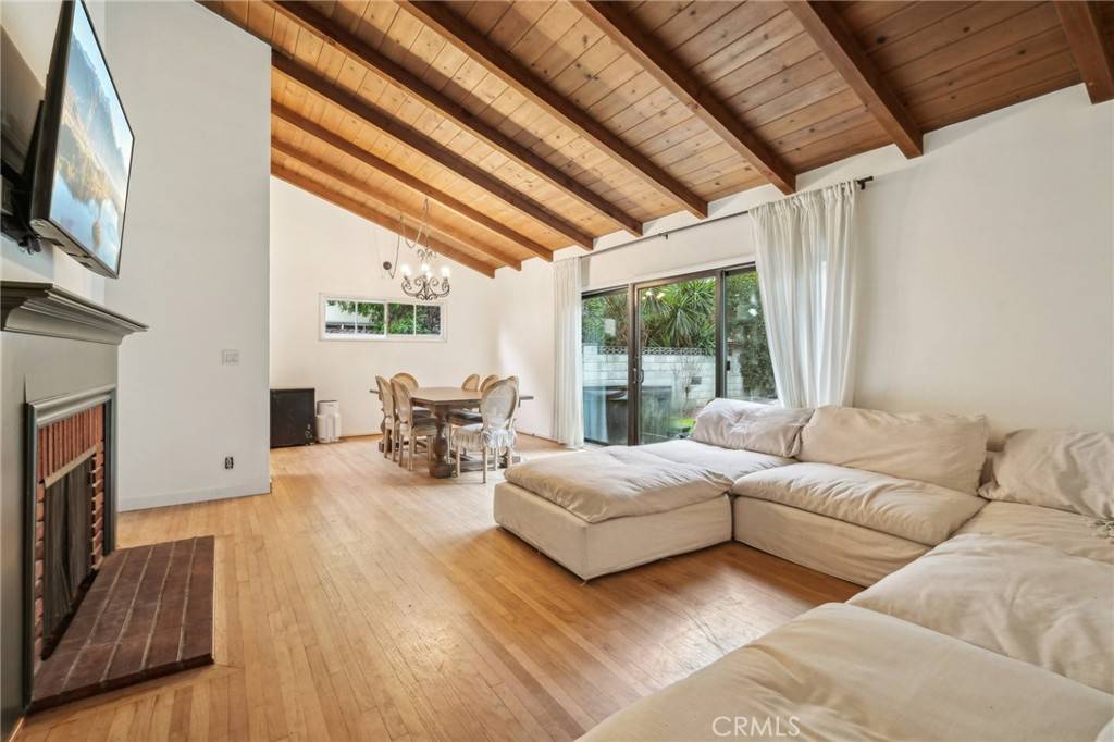 Valley Village, CA 91607,5701 Agnes AVE