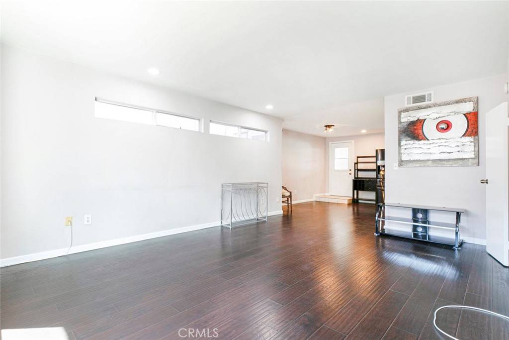 Tujunga, CA 91042,10249 Tujunga Canyon BLVD #22