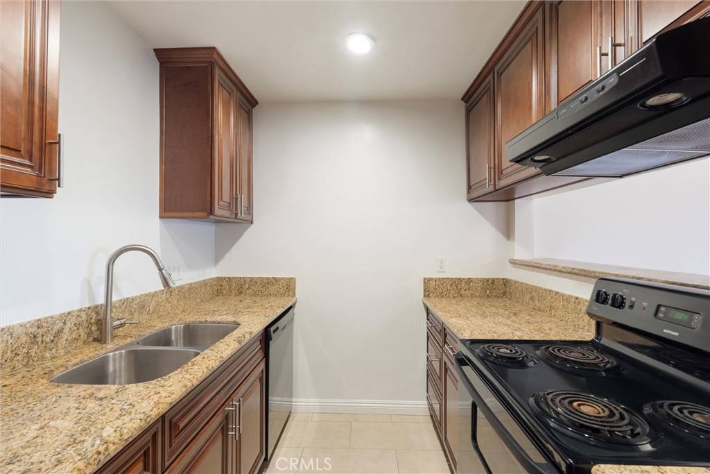 Sherman Oaks, CA 91423,14335 Huston ST #204