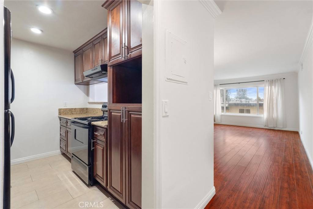 Sherman Oaks, CA 91423,14335 Huston ST #204
