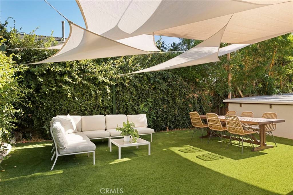 Los Angeles, CA 90027,1572 Myra AVE