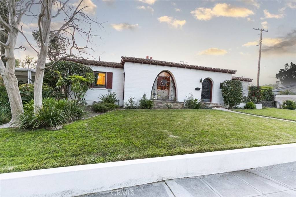 Burbank, CA 91506,233 N Sparks ST