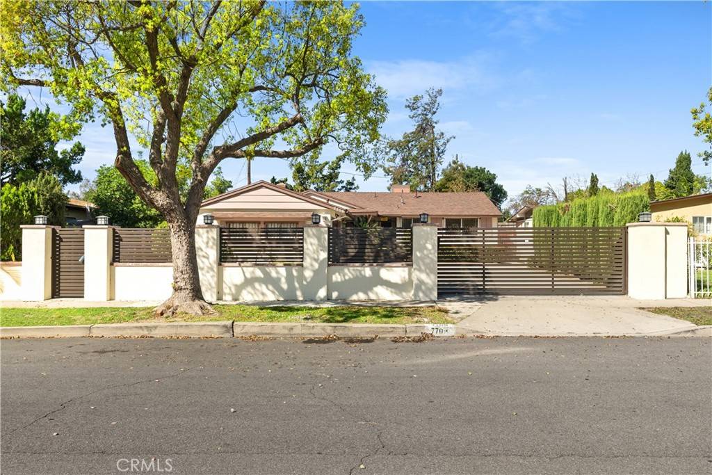 North Hollywood, CA 91605,7709 Lemp AVE