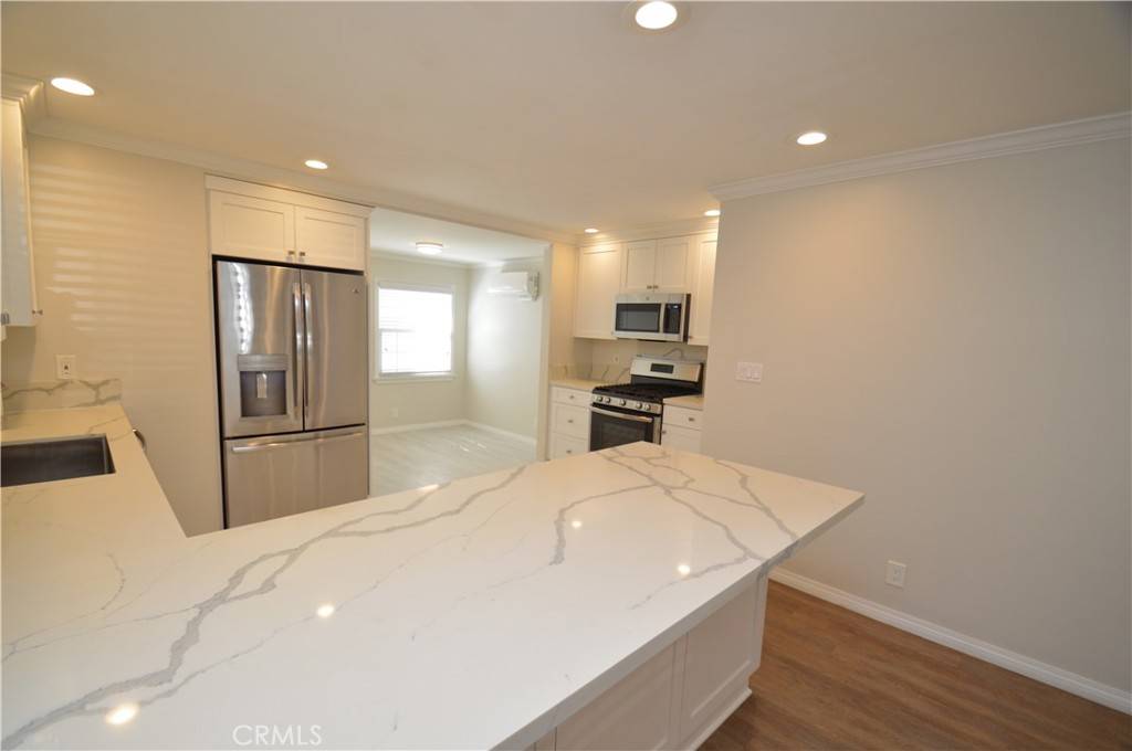 Burbank, CA 91501,494 E Providencia AVE
