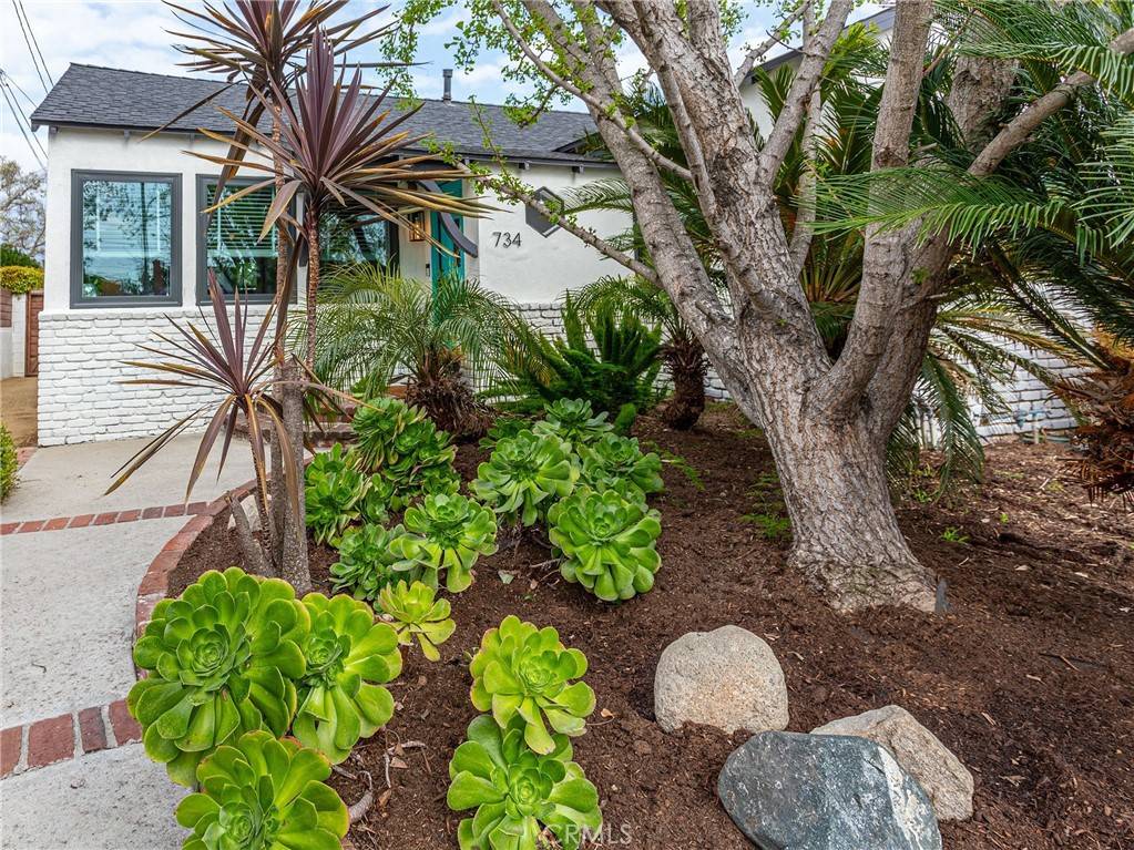 Burbank, CA 91505,734 N Maple ST N