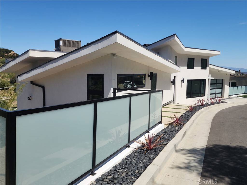 West Hills, CA 91304,8352 Hillcroft DR