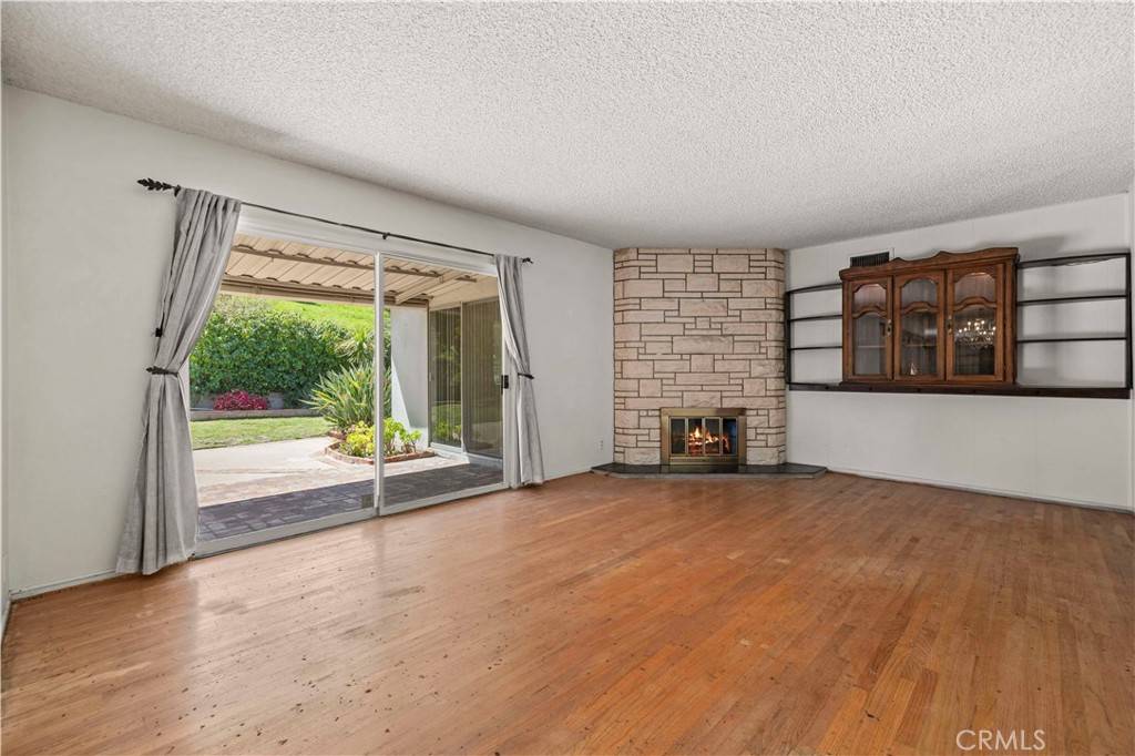 Sun Valley, CA 91352,10088 Roscoe BLVD